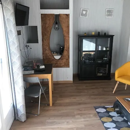 Les Vieille Tuiles Apartment Cudos Exterior photo